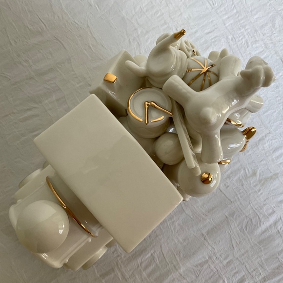 Mikasa Fine Porcelain “Musical Train With Presents”  Vintage Christmas D… - Picture 13 of 13